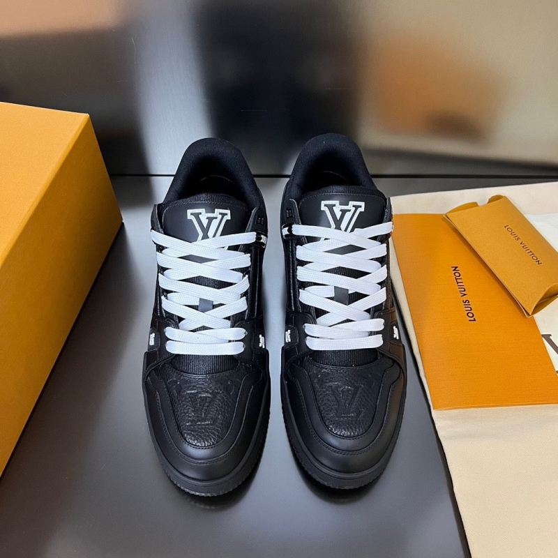 l**is V*t*n sneakers